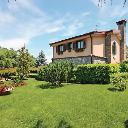 Holiday home Francesca Acquavena